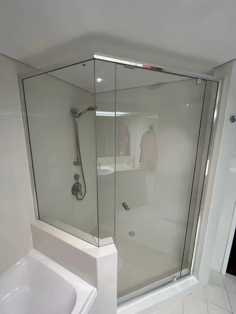 Chrome semi-frameless shower screen